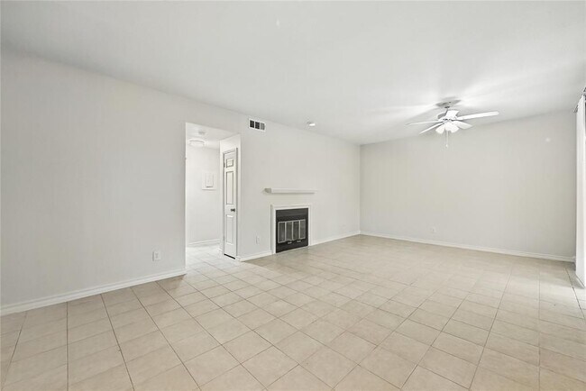 Building Photo - 2605 Enfield Rd