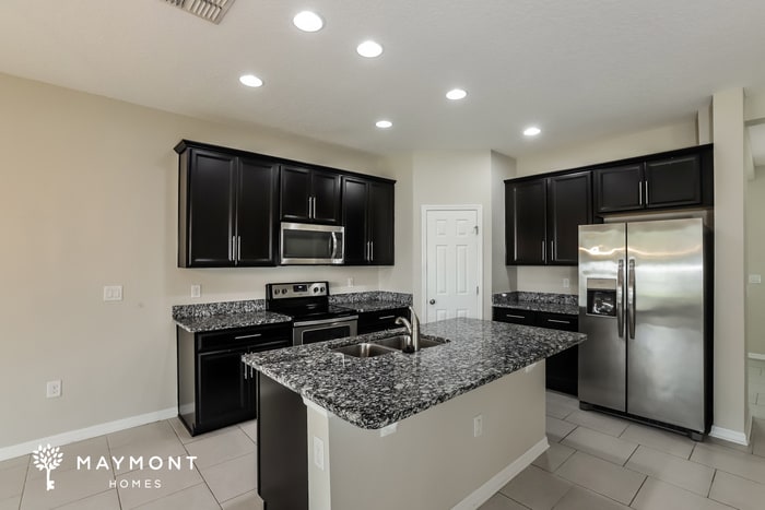 Building Photo - 2400 Sanderling St