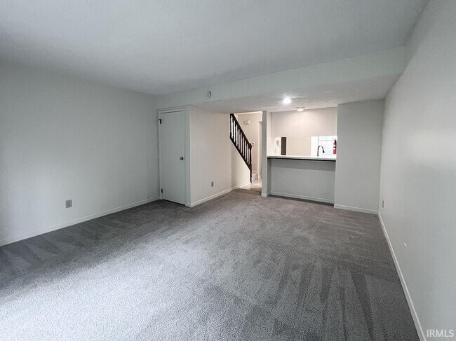 Building Photo - 513 E Graham Pl