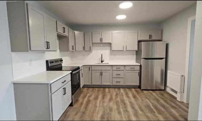 Building Photo - 23 E Clinton St