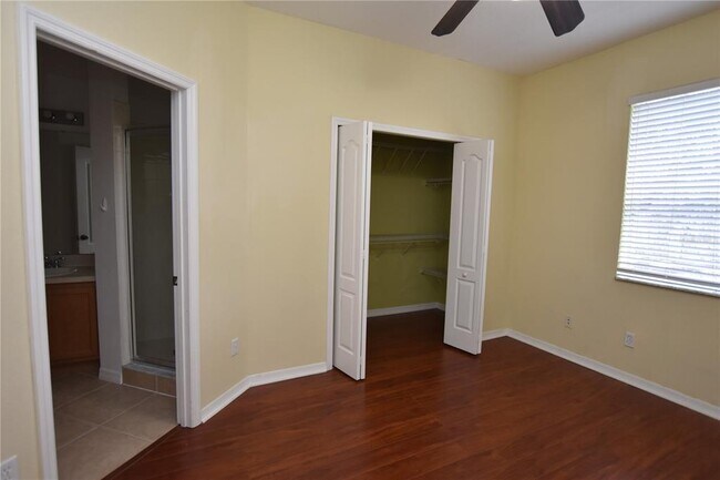 Building Photo - 10832 Savannah Wood Ct