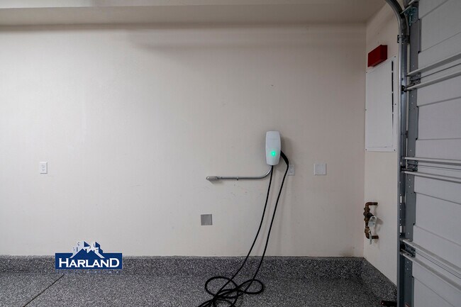 Building Photo - 3024 Estero Rd