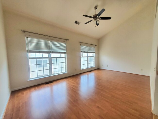 Building Photo - 6030 Lincolnia Rd