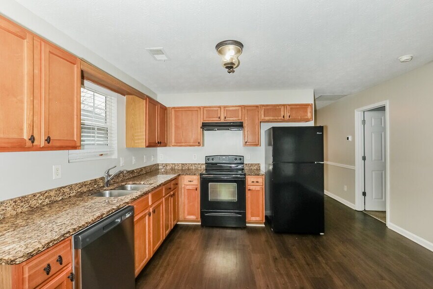 Building Photo - 717 Douglass Cir