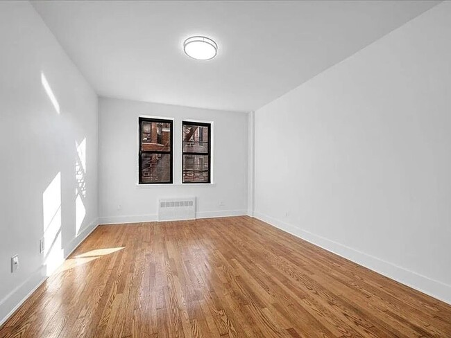 Building Photo - Newly Renovated 1Bed 1Bath