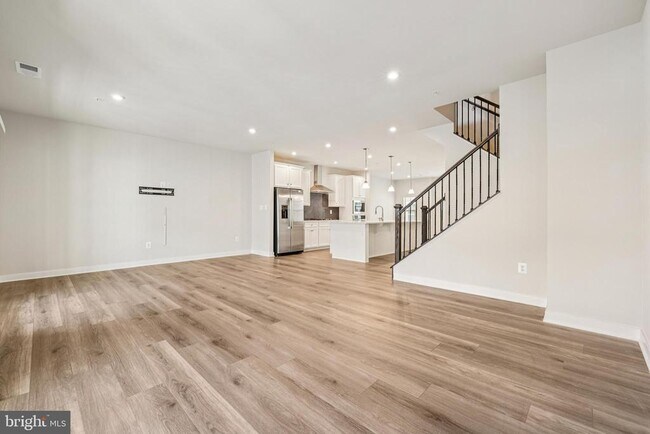 Building Photo - 2528 VERONA Pl