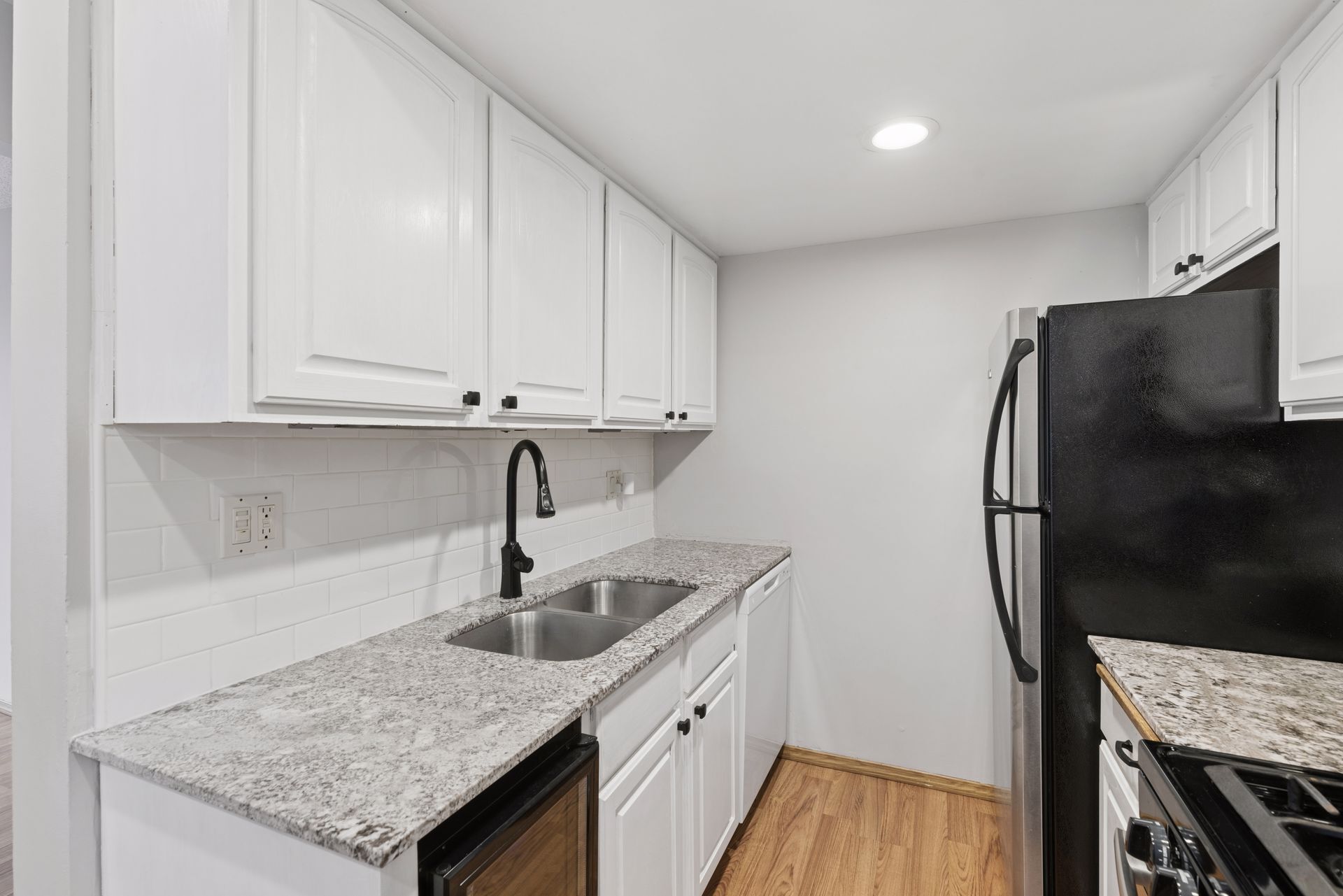 Building Photo - 3620 Independence Ave S