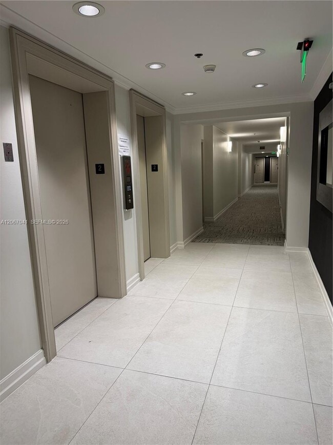Building Photo - 2665 SW 37th Ave