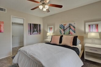 Building Photo - Villa Del Mar Apartments