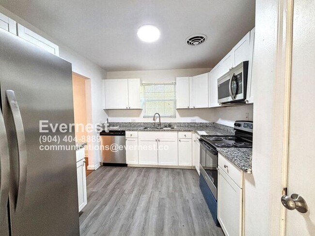 Building Photo - 2527 Blueberry Ln