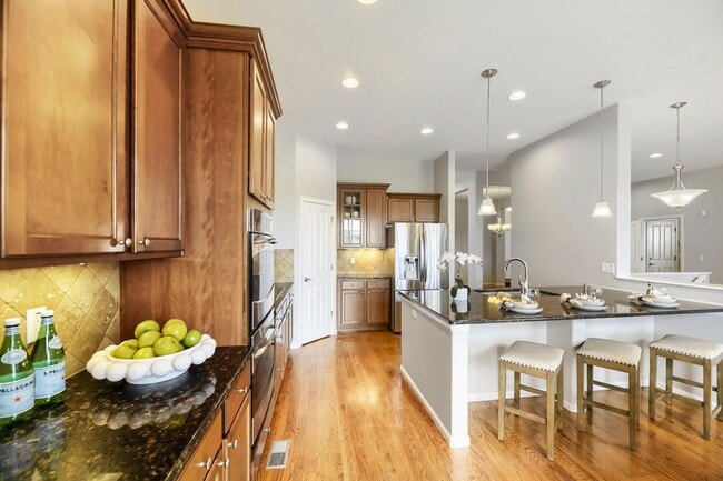 Building Photo - 15625 Carob Cir