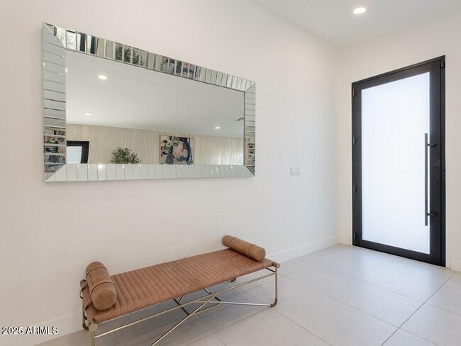 Building Photo - 4748 E Redfield Rd