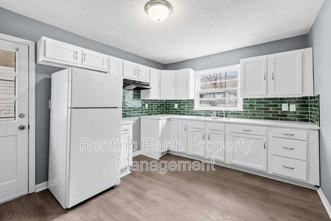 Building Photo - 7216 Paris Ave