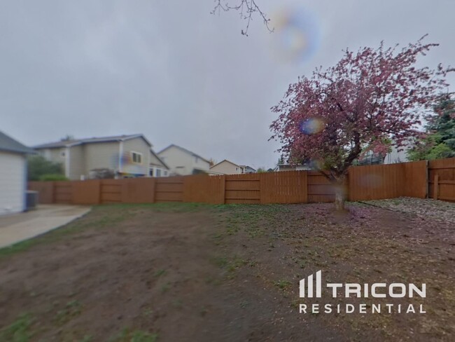 Building Photo - 5950 Fescue Dr