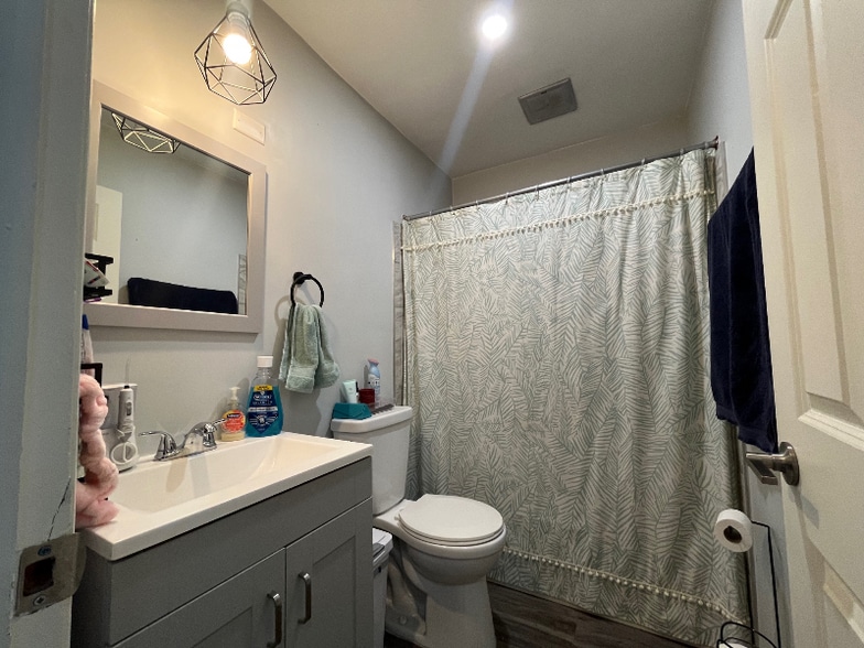 Building Photo - 2545 N Cramer St