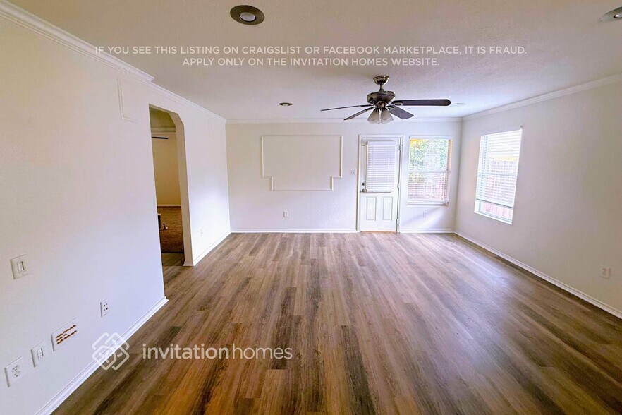 Building Photo - 8522 Silver Brush