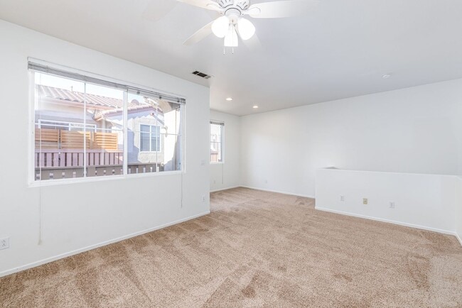 Building Photo - *Special* 3 bedroom townhome located In Rancho Carrillo!