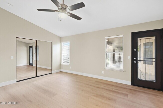 Building Photo - 9941 W Tonopah Dr