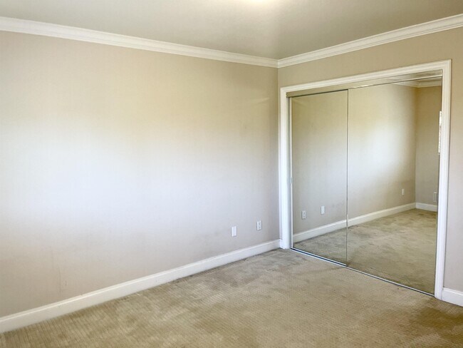 Building Photo - 205 Camille Way