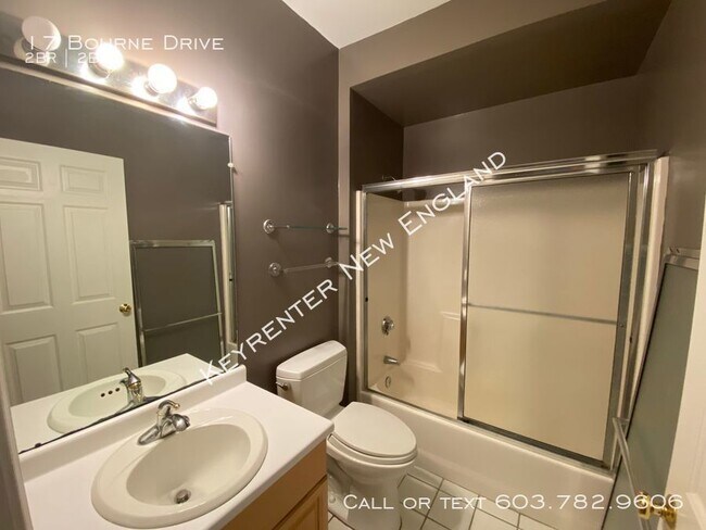 Building Photo - 17 Bourne Dr