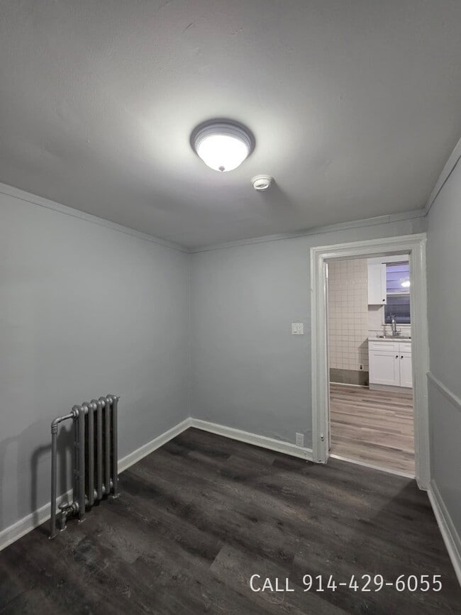 Building Photo - 120 Waverly St