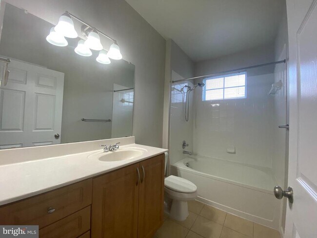 Building Photo - 12929 Centre Park Cir