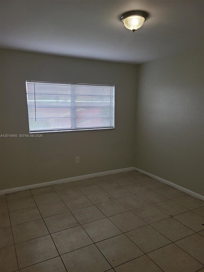 Building Photo - 5100 SW 41st St