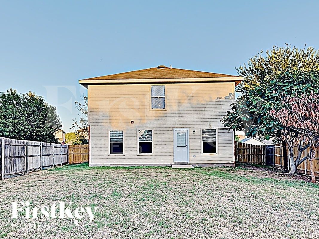 Building Photo - 6933 Meadow Way Ln