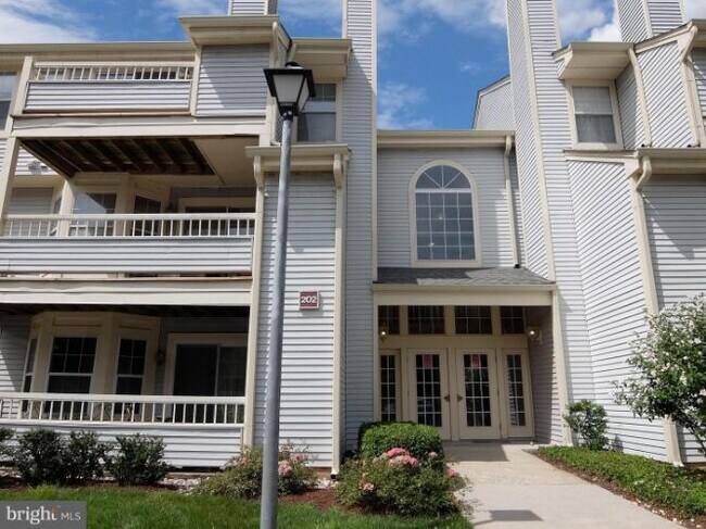 Building Photo - 202 Salem Ct