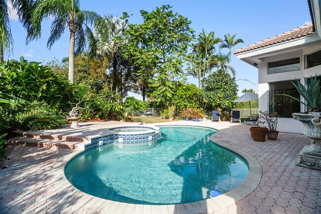 Building Photo - 1012 SW 156th Ave