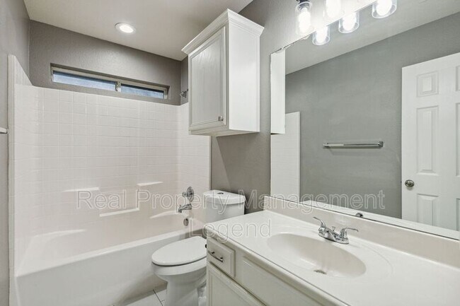 Building Photo - 1800 Meadow Lark Ln