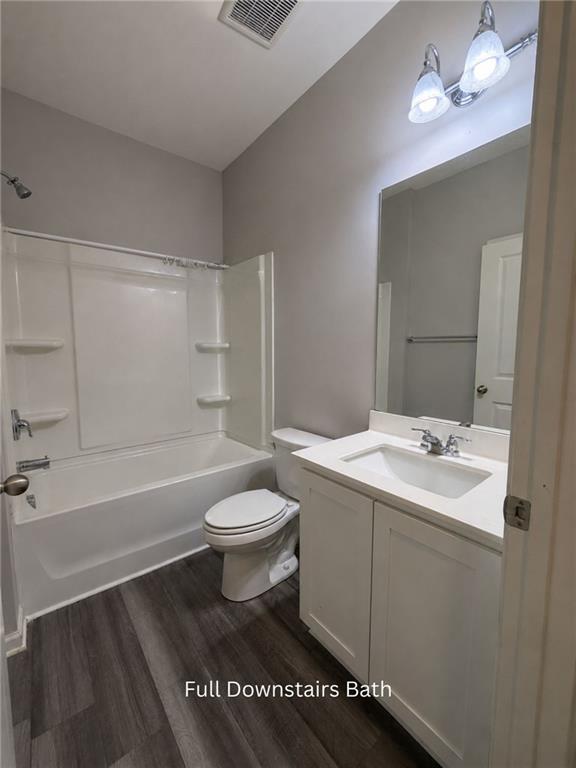 Building Photo - 132 Verona Dr NW