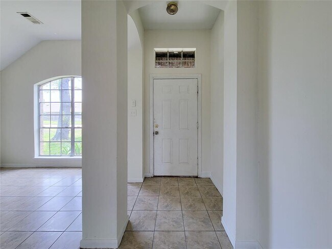 Building Photo - 3307 Pine Dust Ln