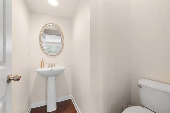 Building Photo - 6022 Mayfield Way SE