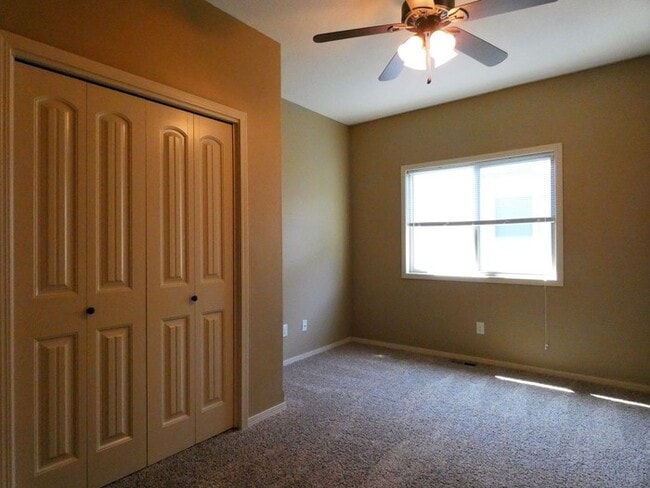 Building Photo - 1552 S Goebel Cir