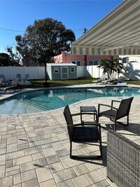 Building Photo - 304 53rd St W