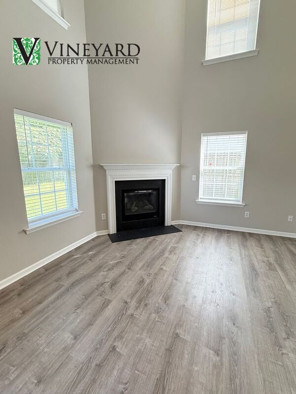 Building Photo - 242 Silver Ridge Dr