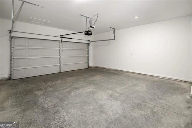 Building Photo - 1650 Wellston Dr
