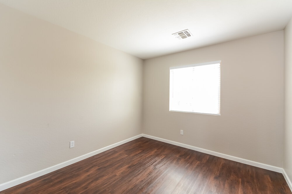 Building Photo - 5564 S 240th Dr