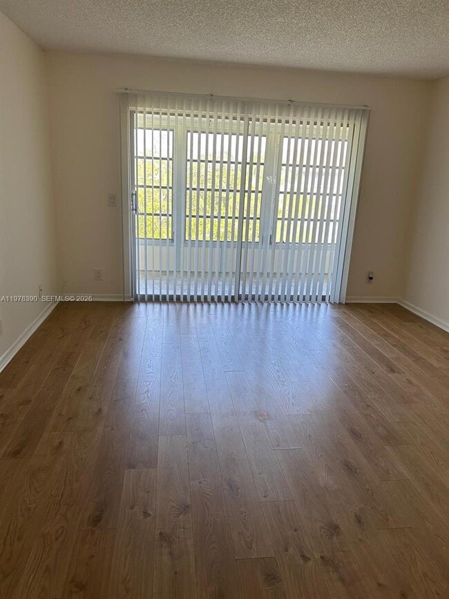 Building Photo - 1400 SW 124th Terrace