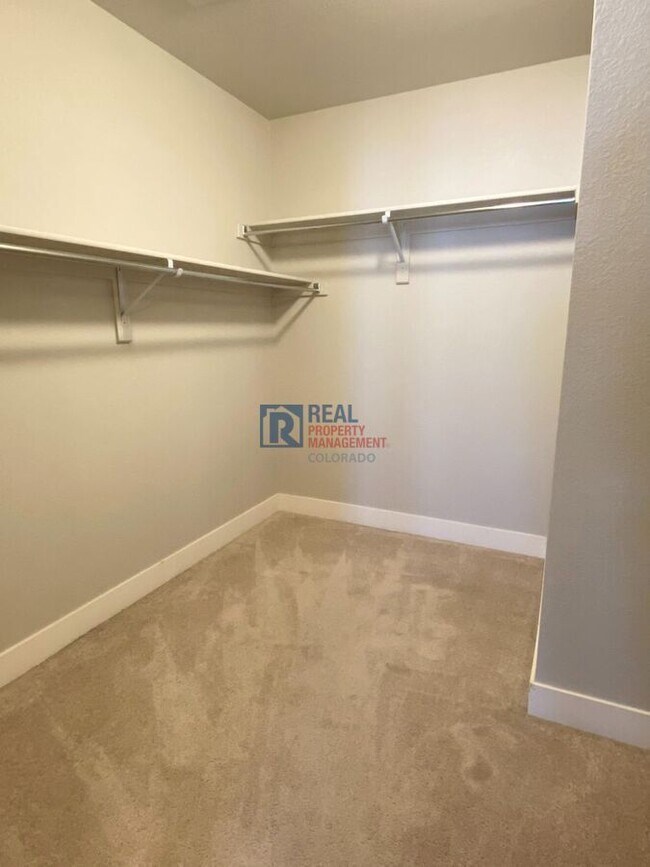 Building Photo - 16218 E Elk Dr