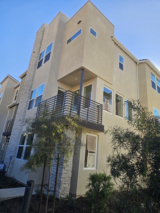 Building Photo - 679 Fahrenheit Dr