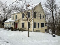 Building Photo - Woodstock Modern Home on the hillside! 3 B...