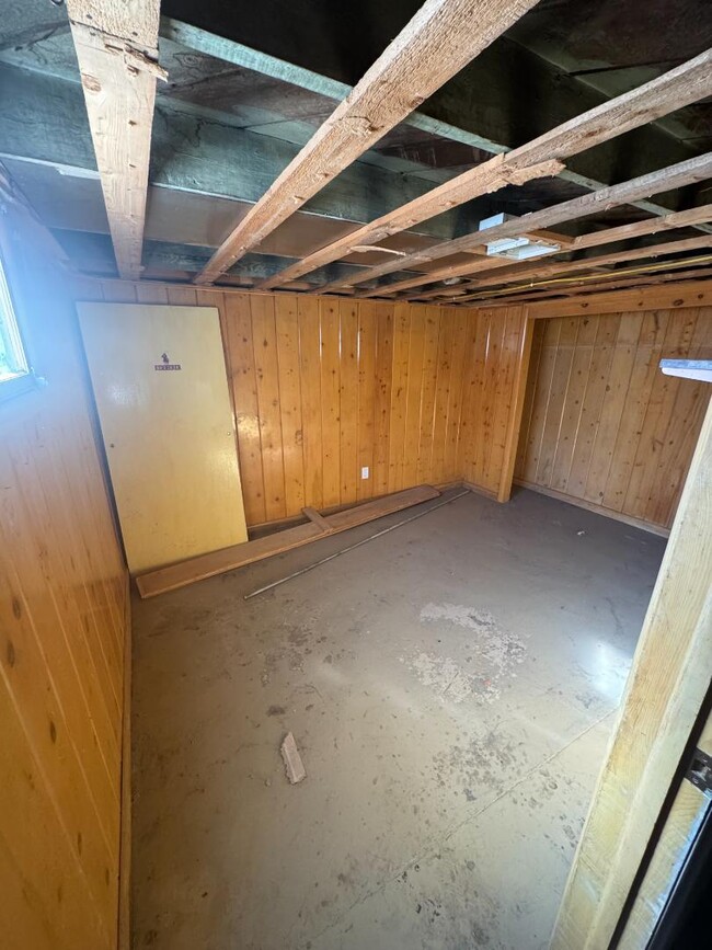 Building Photo - 1336 1st W Ave