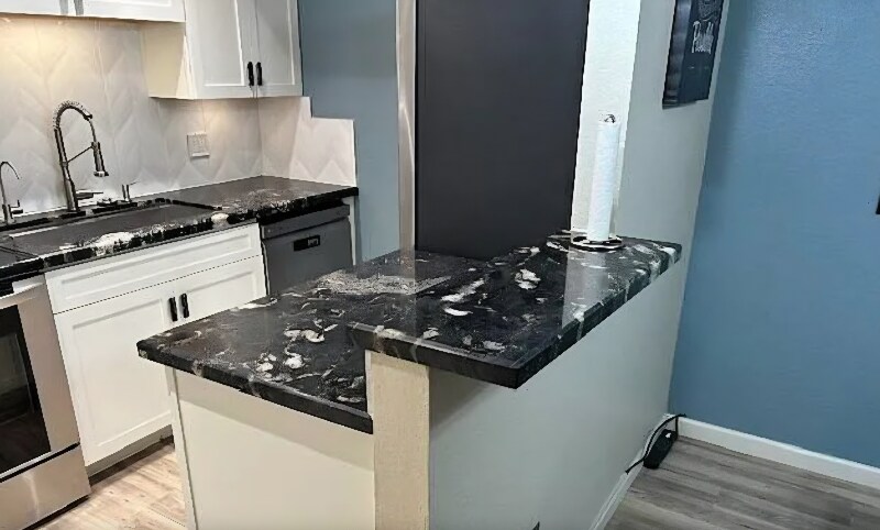 Building Photo - 4410 N Longview Ave