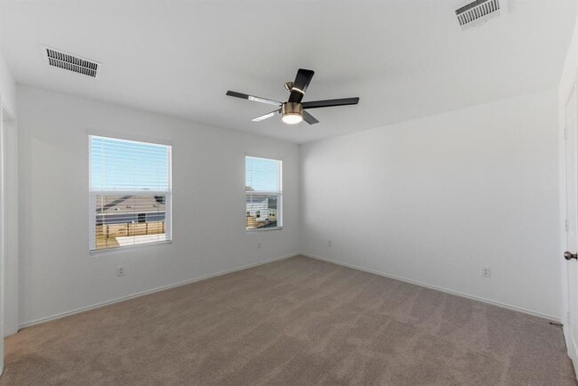 Building Photo - 385 Keefer