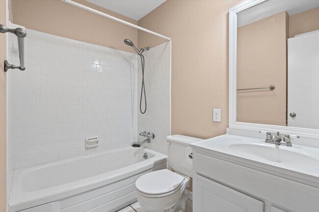 Building Photo - 5516 Brightwood Ln
