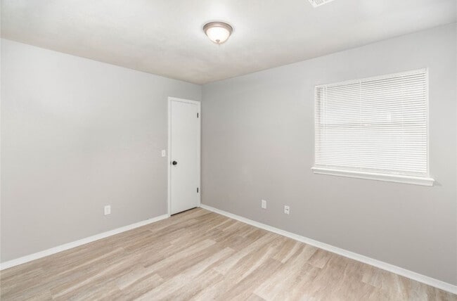 Building Photo - 206 Barrett Pl