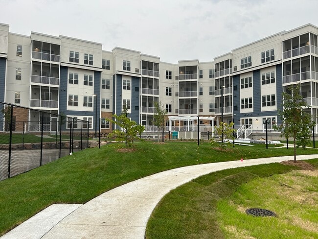 Building Photo - 2350 Harbor Pl