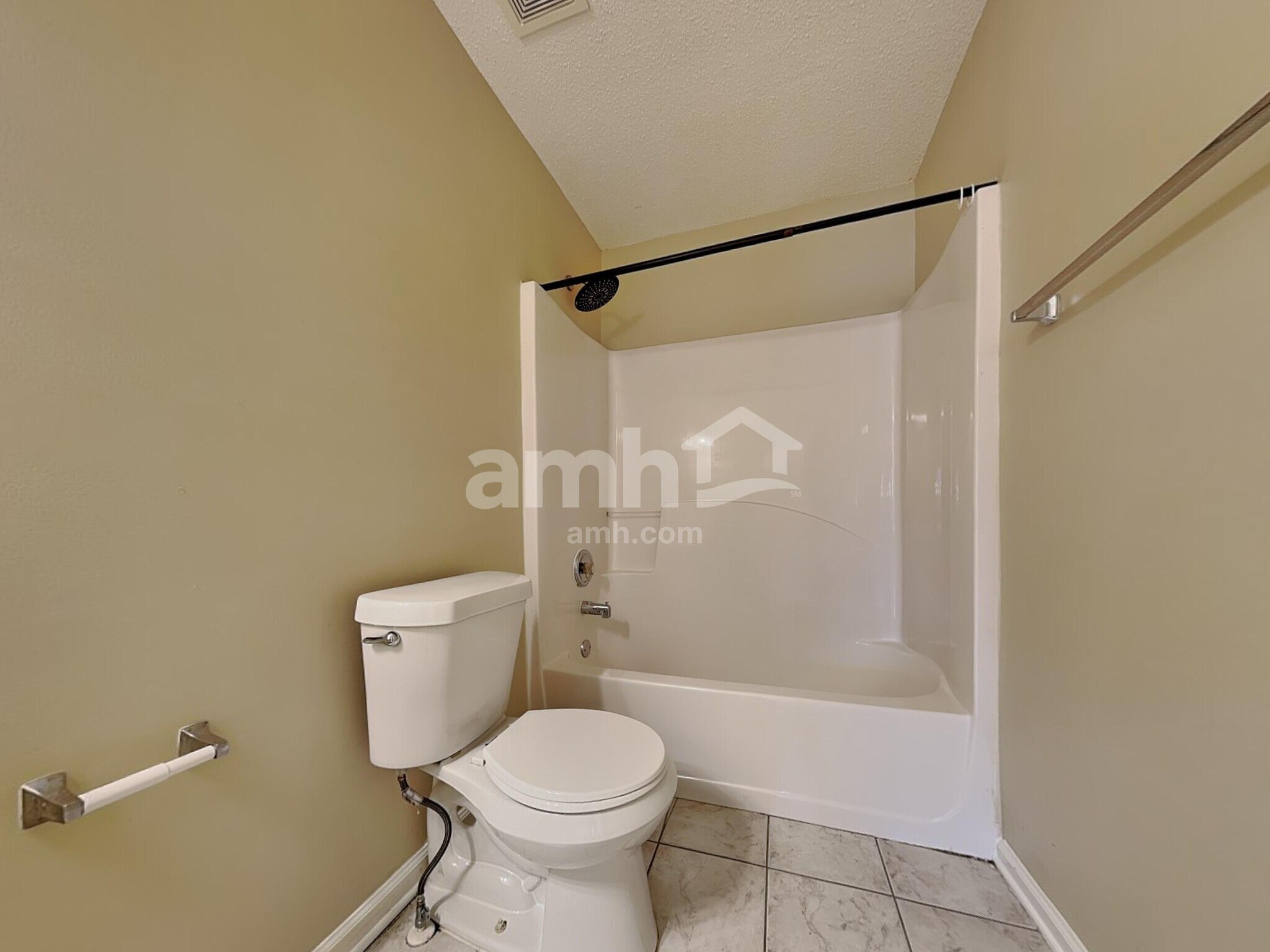 Building Photo - 429 The Gables Dr